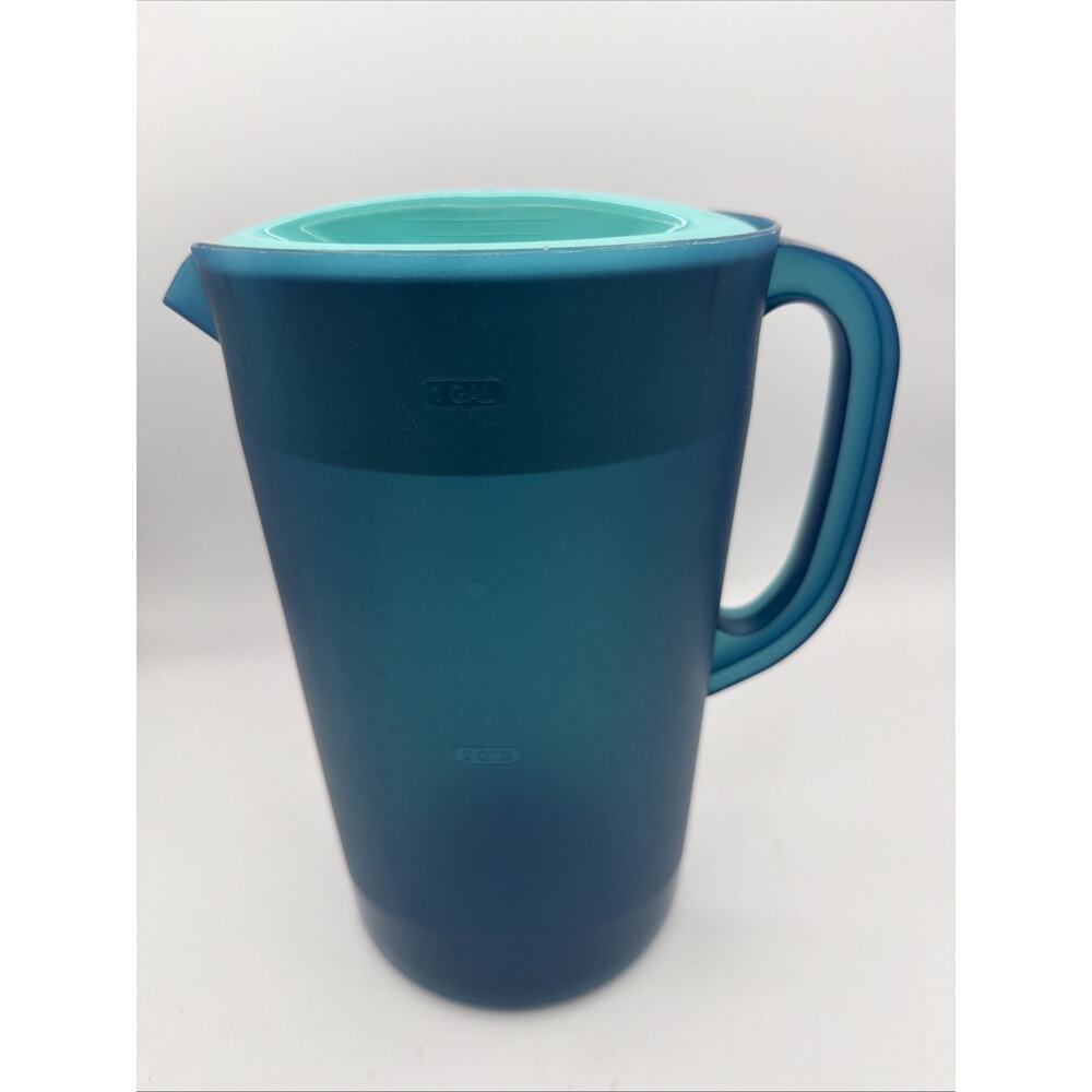Vintage RUBBERMAID Pitcher 1 Gallon 3.8 L Turquoise Blue Lid Made USA Container
